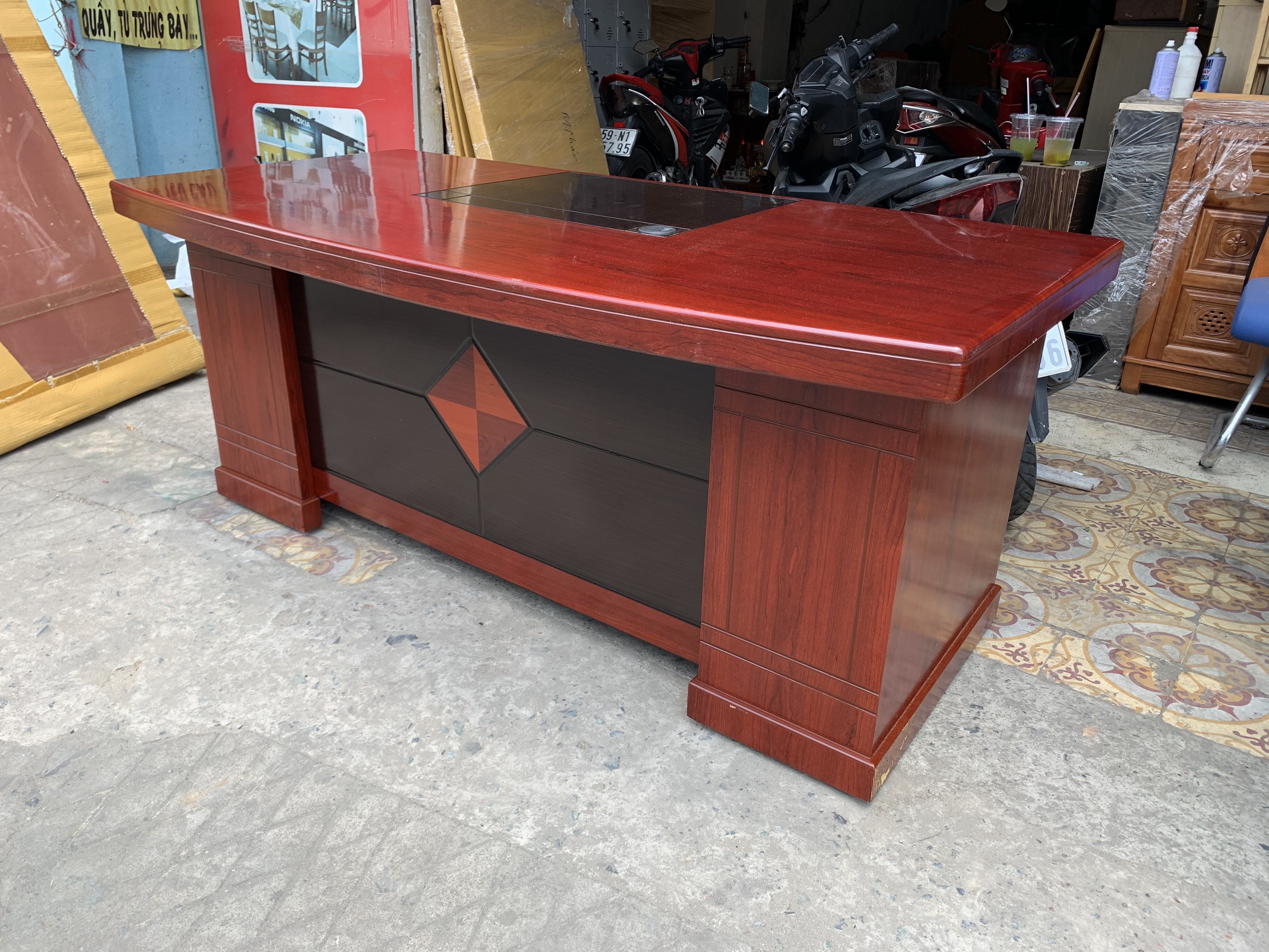 32d09a5eed8616d84f97 Thanh lý bàn giám đốc manager tồn kho