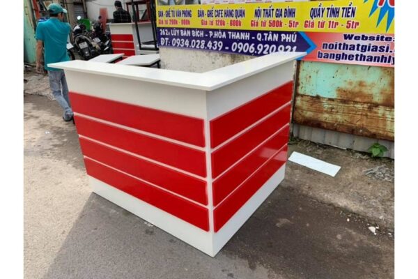 Thanh lý quầy lễ tân cũ trắng viền đỏ M11 Thanh lý quầy lễ tân cũ trắng viền đỏ M11