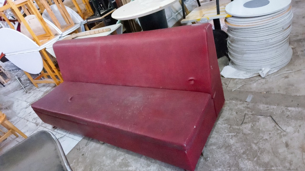7ef42afbd10c33526a1d Thanh lý băng sofa dài 2m4 cũ màu đỏ đô