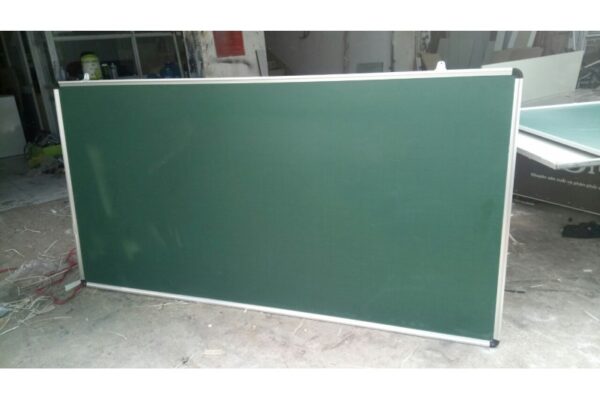 Thanh lý bảng phấn 2m4 cũ