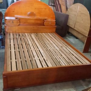Thanh lý giường gỗ xoan đào 1m6