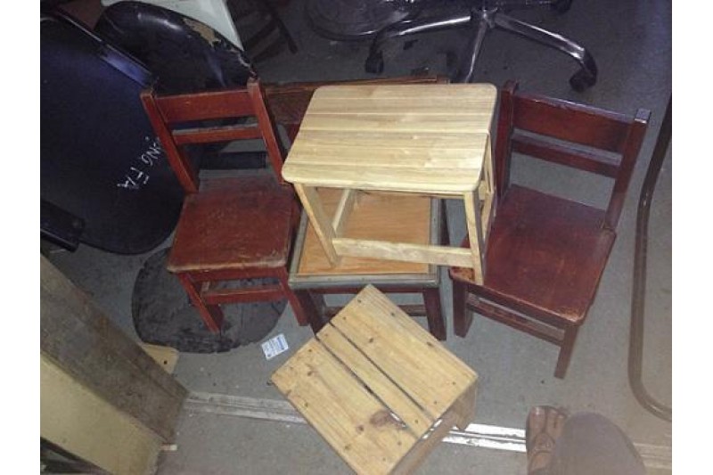 5 lí do không nên mua bàn ghế cũ cho quán cafe  Nội thất Mộc Style