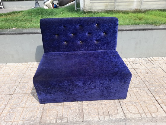 sofa-doi-boc-vai-nhung-mau-xanh-dam Băng ghế sofa đôi 50cm*1m vải nhung cũ