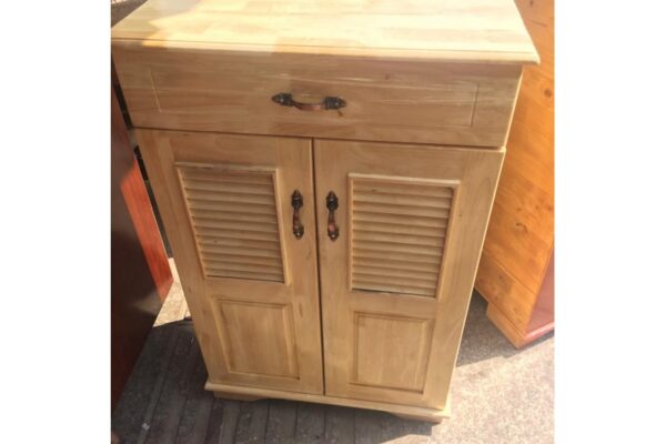 Thanh lý tồn kho tủ giày dép vàng mới 100% Thanh lý tồn kho tủ giày dép vàng mới 100%