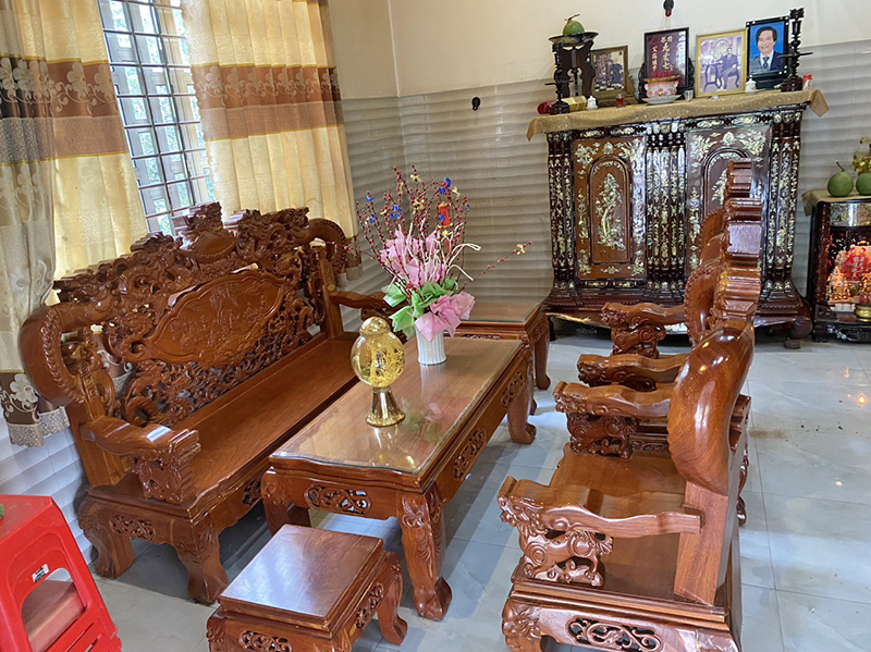 thu-mua-salon-go-cu-gia-cao Thu Mua Bàn Ghế Cũ Giá Cao Tại TPHCM