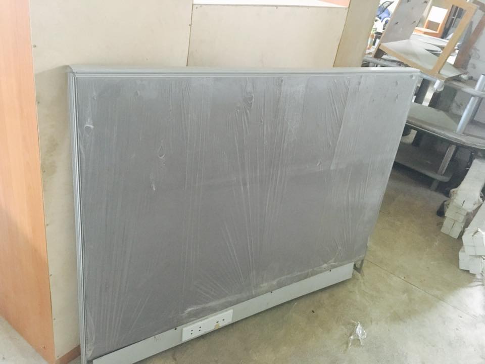 vach20ngan20thanh20ky-1 Thanh lý vách ngăn màu xám mới 90% giá rẻ