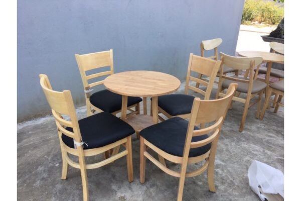 Thanh lý bàn ghế cafe cabin 4 ghế bàn tròn Thanh lý bàn ghế cafe cabin 4 ghế bàn tròn