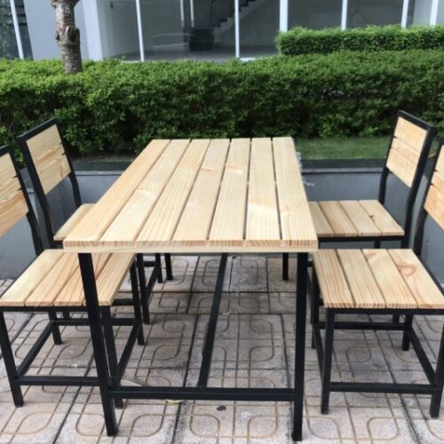 Thanh lý bộ bàn ghế quán ăn bằng gỗ thông