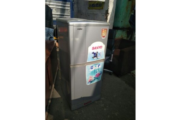 Thanh lý tủ lạnh sanyo 120L cũ giá rẻ Thanh lý tủ lạnh sanyo 120L cũ giá rẻ
