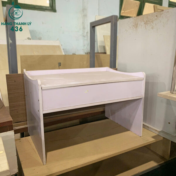 ban trang diem thiet ke doc dao 60cmx40cm 2