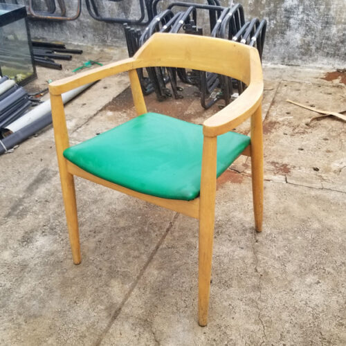 ghe cafe go cu boc nem