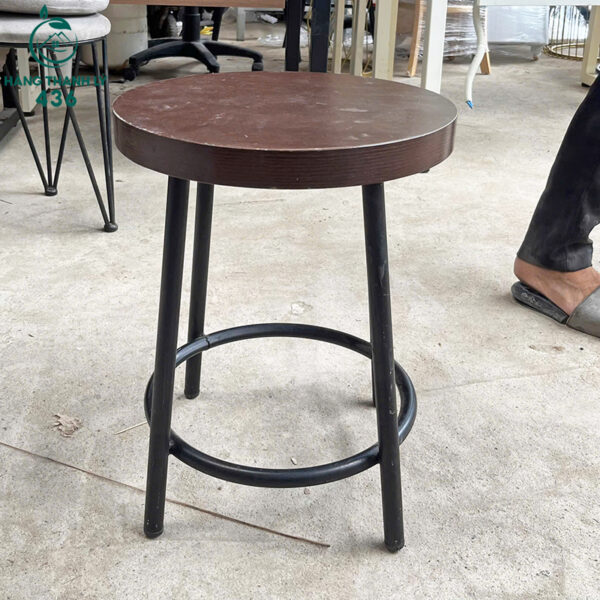 thanh ly ghe bar chan sat cu cach dieu hien dai 4