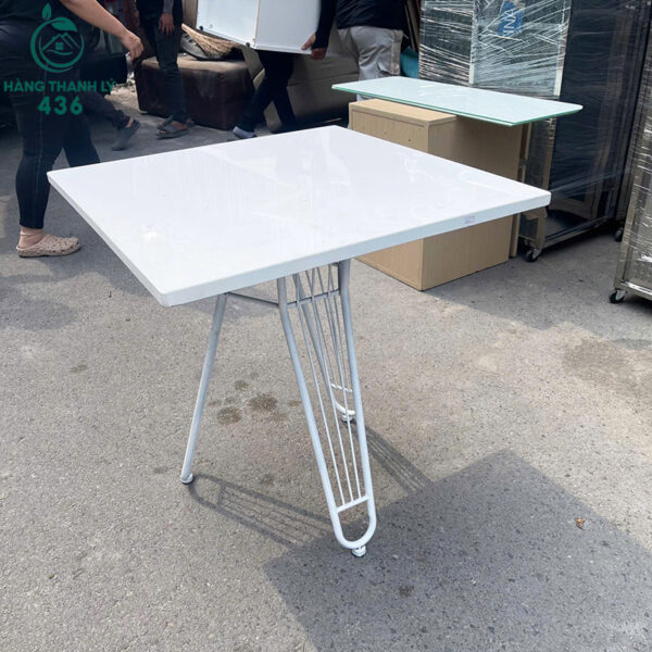 ban cafe cu mat da mau trang chan sat 1