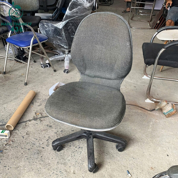 ghe xoay nhan vien vai ni xam cu 3