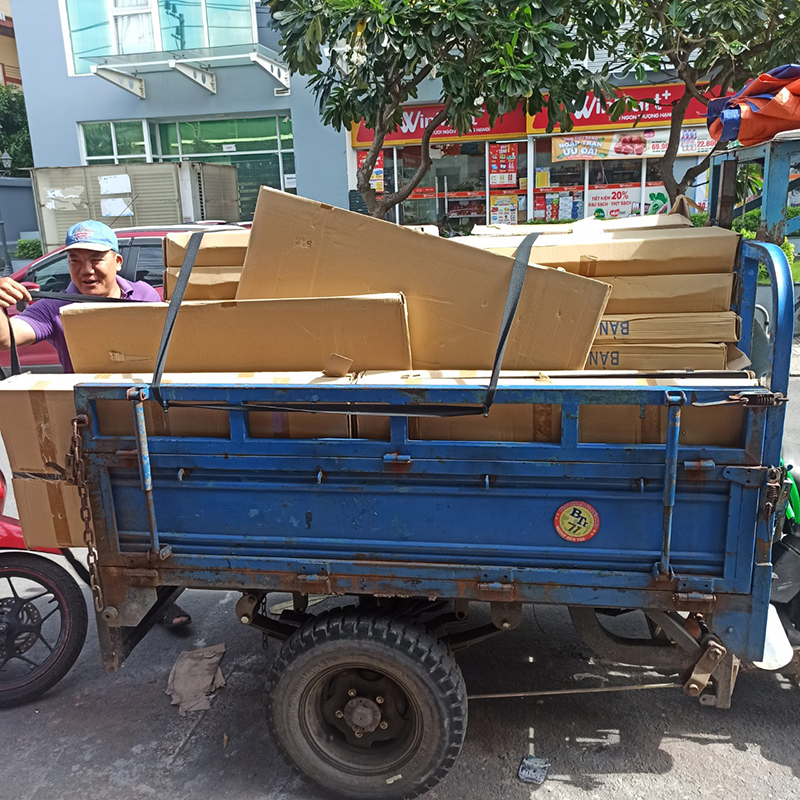 thanh-ly-ban-ghe-cu-hcm-12 Hình Ảnh Tất Bật Giao Hàng Sau Kỳ Nghỉ Lễ 2/9