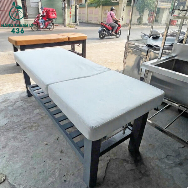 giuong spa cu khung go boc da mau trang