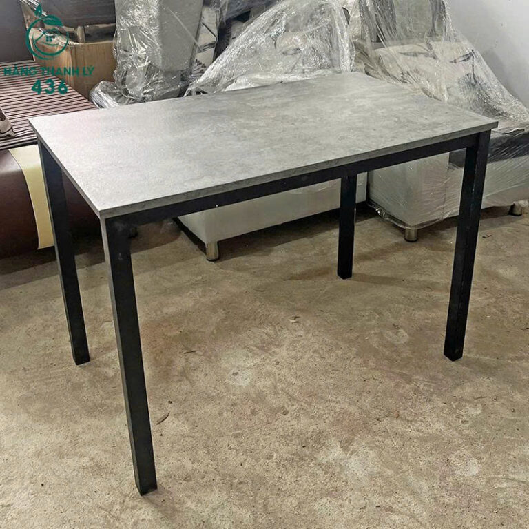 ban lam viec cu chan sat den 1mx60cm 1