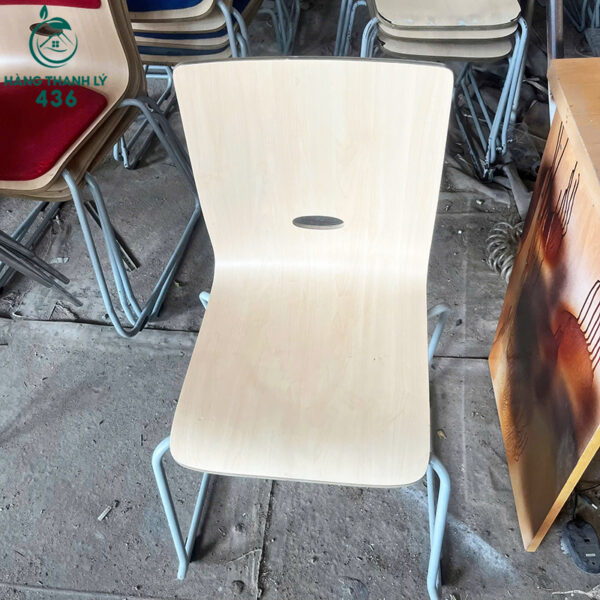 thanh ly ghe hoc sinh chan sat cu co tua lung 3