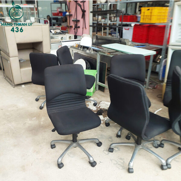 ghe xoay cu khong tay mau den gia re 1