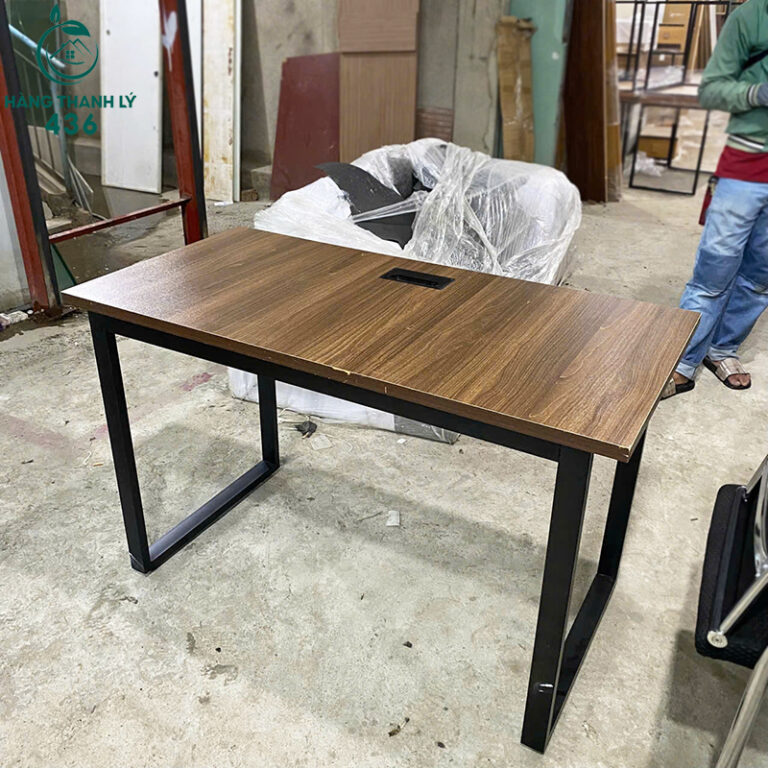 ban lam viec chan sat cu 1m2x60cm 1