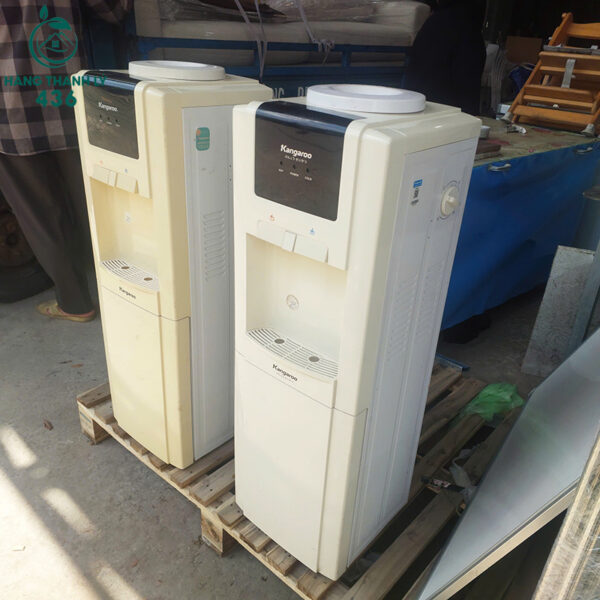 cay nuoc nong lanh kangaroo trang cu nhieu mau 3