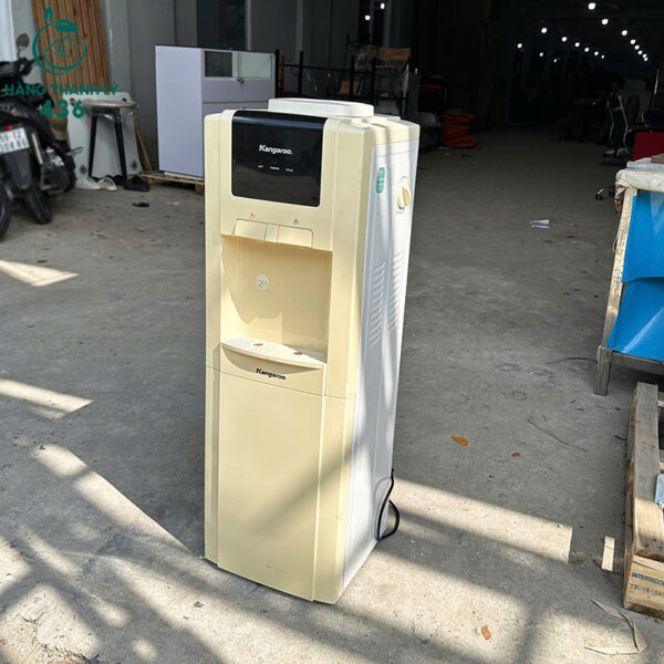 cay nuoc nong lanh kangaroo trang cu nhieu mau 7