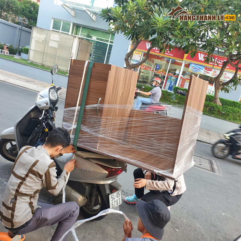 hinh-anh-giao-hang-thang-4-2 Hình Ảnh Giao Hàng Cho Khách Trong Tháng 4