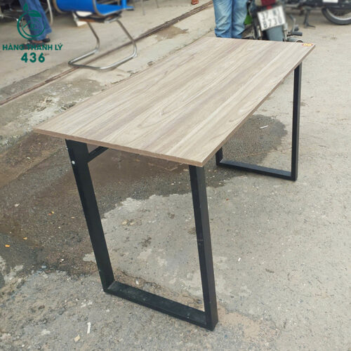 ban lam viec chan sat 1m2x60cm bang go cu nhieu mau 1