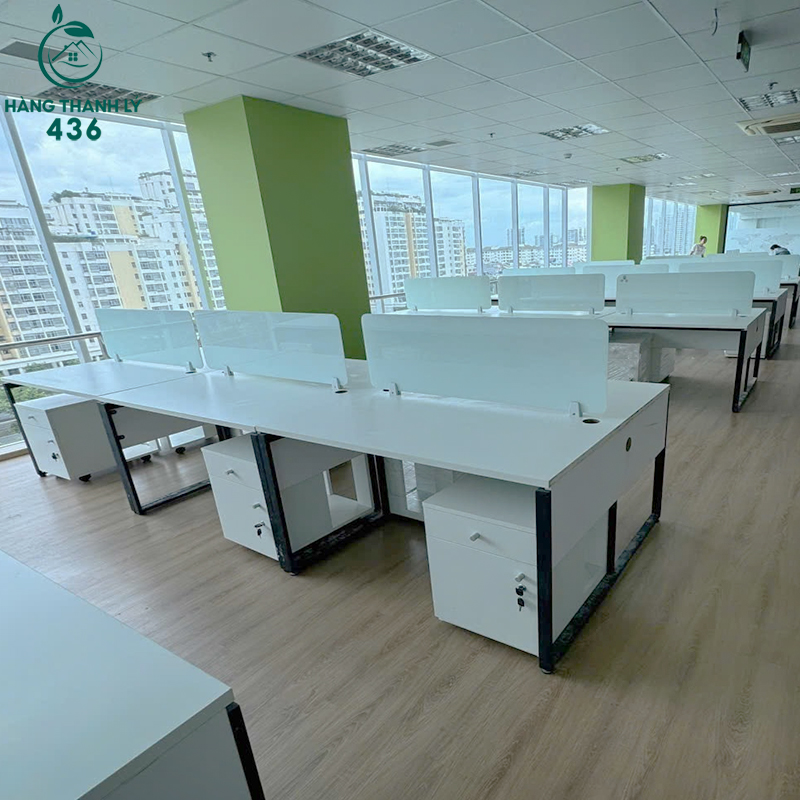 ban-lam-viec-nhom-thanh-ly- Bàn Làm Việc Nhóm Cũ Có Vách Ngăn Giá Rẻ