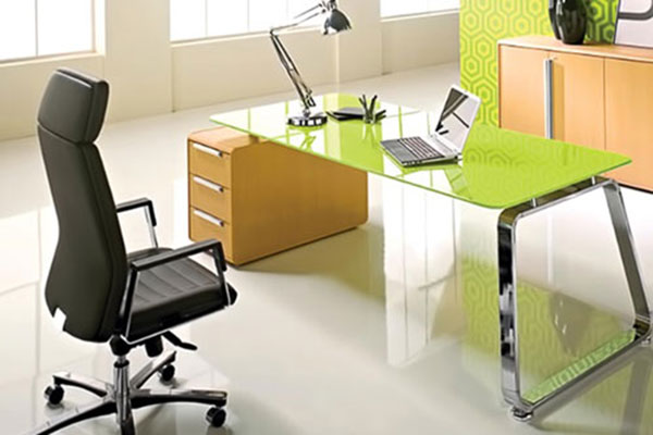 Bàn giám đốc kính cường lực