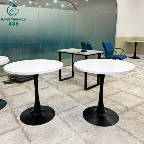 ban bar tron chan sat mat go trang cu 1