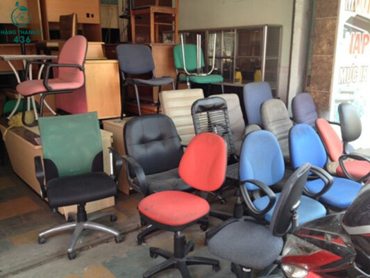 Cửa hàng bàn ghế cũ Bến Tre
