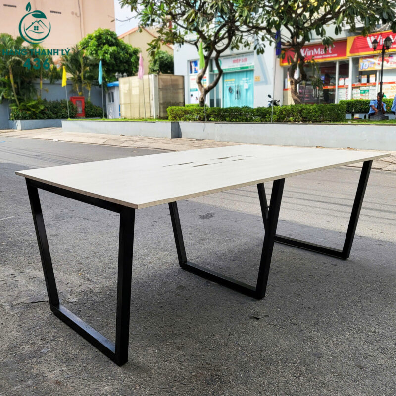 ban-hop-1-800x800 Bàn Họp Cũ Chân Sắt Mặt Gỗ Đơn Giản