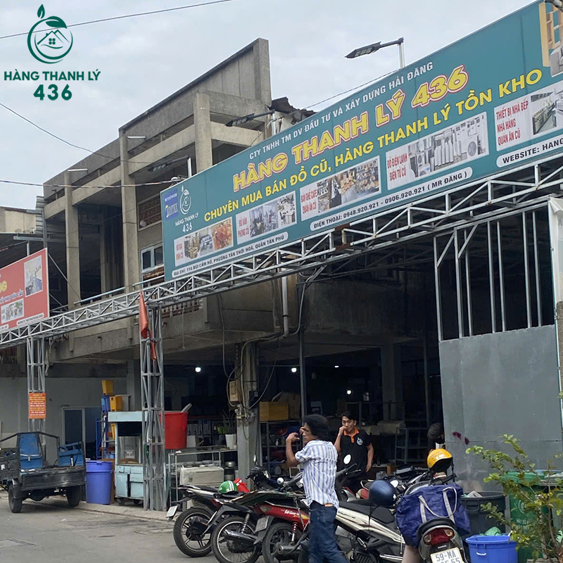 doi-ngu-nhan-vien-hang-thanh-ly-436-co-nhieu-nam-kinh-nghiem-trong-nganh-noi-that Thu Mua Và Thanh Lý Đồ Nội Thất Bàn Ghế Cũ Tại Quận 10