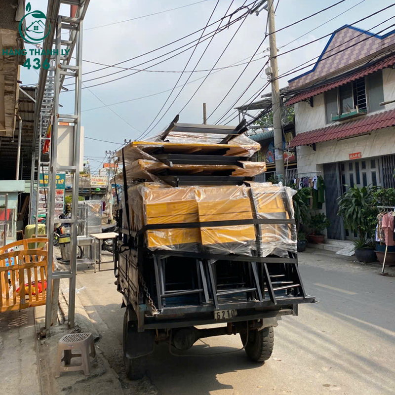 san-pham-luon-duoc-sap-xep-ngan-nap-tren-xe-van-chuyen Thu Mua, Thanh Lý Đồ Nội Thất Bàn Ghế Cũ Quận Bình Thạnh