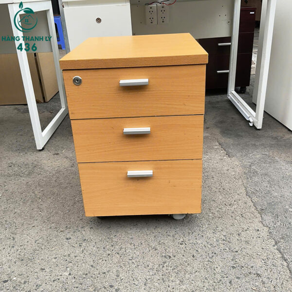 tu cabin 3 ngan co banh xe linh hoat cu 3