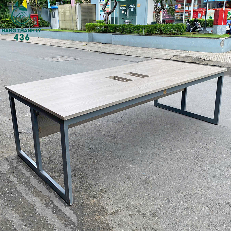 ban-hop-5 Thanh Lý Bàn Họp 2M4x1M2 Chân Sắt Bền Bỉ Mới 99%