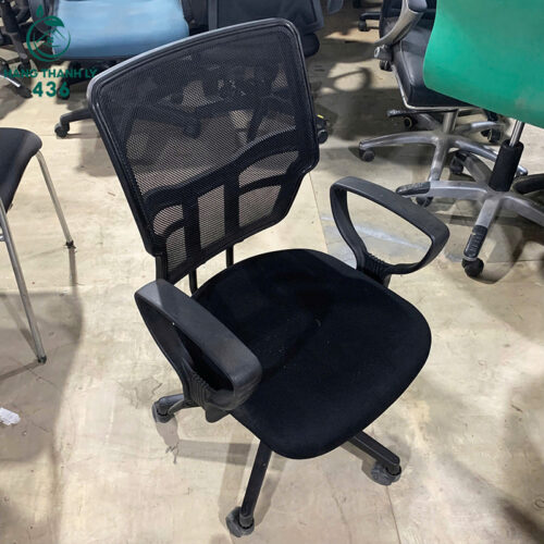 ghe van phong boc luoi chan nhua ben bi cu