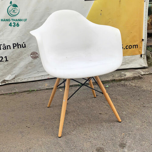 Ghế Cafe Nhựa Eames Lưng Bành Chân Gỗ Cũ 3 ghe van phong cu 38