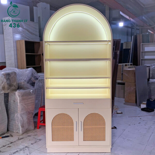 ke trung bay thanh ly 10