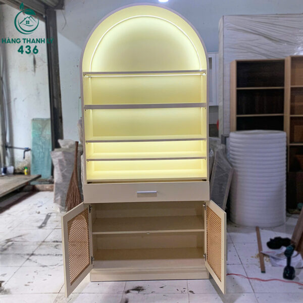 ke trung bay thanh ly 11