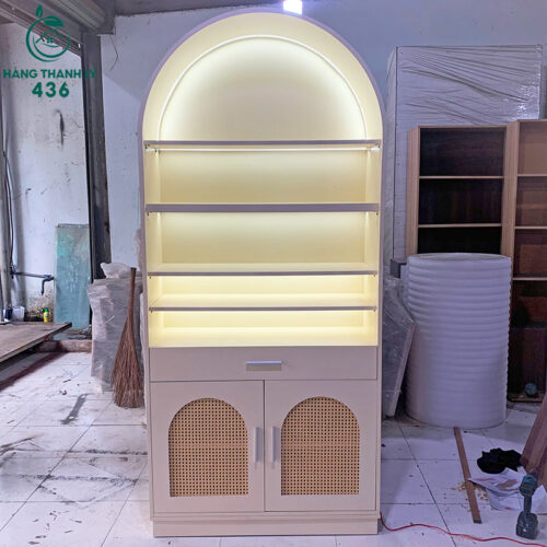 ke trung bay thanh ly 9