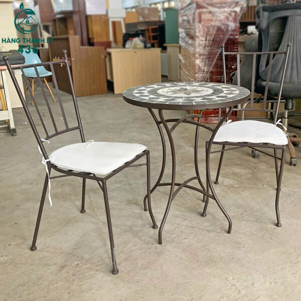 ban ghe cafe cu 83