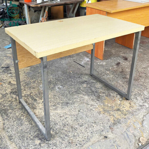 Bàn Làm Việc 1Mx60CM Chân Sắt U Bền Đẹp Cũ 3 ban lam viec cu 93