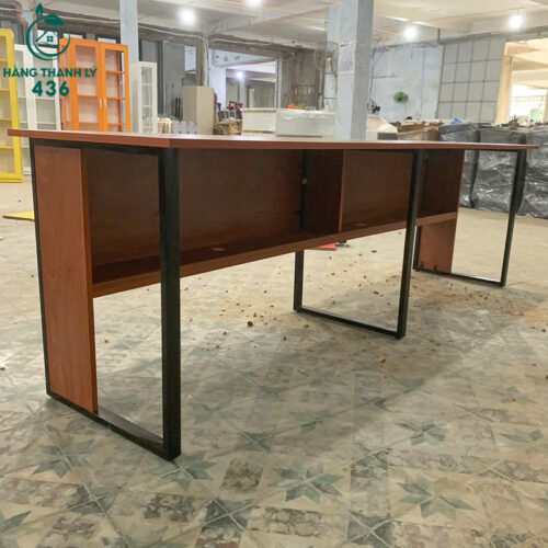 Bàn Làm Việc Dài 2m4 Chân Sắt Chữ U Mới 99% 4 ban lam viec 3