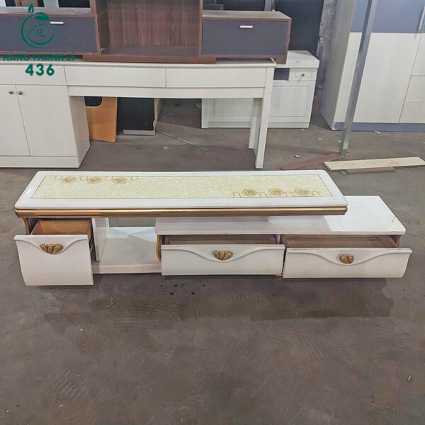 ke tivi cu keo dai mau trang vien vang 3