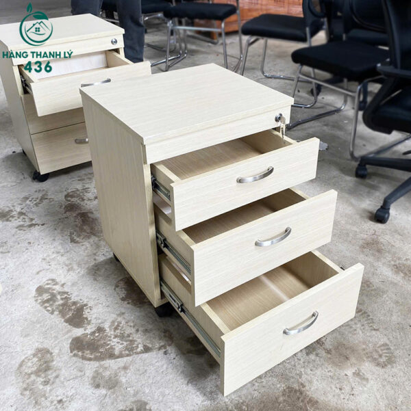 tu cabin cu go mau sang co banh xe gia re 2