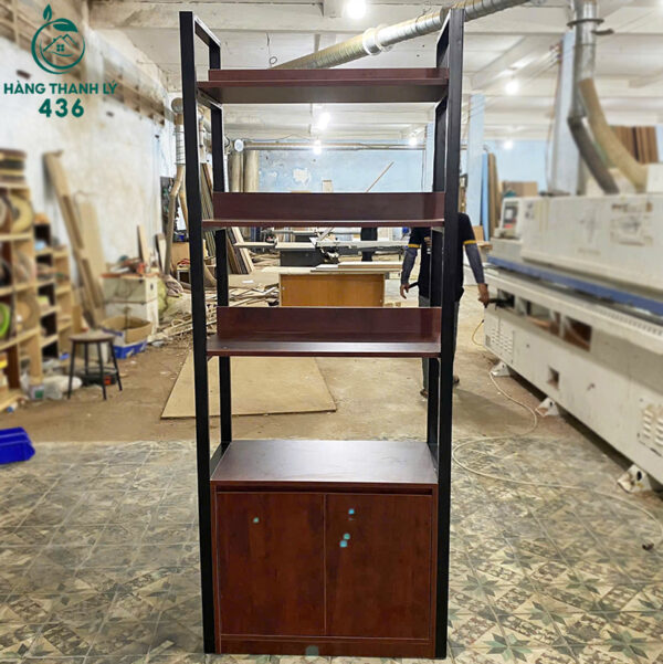 ke trung bay thanh ly 20