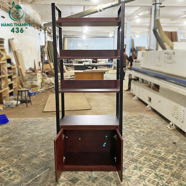 ke trung bay thanh ly 22