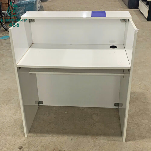 Quầy Tính Tiền Cũ Màu Trắng Kèm Sọc Xanh Nổi Bật 3 quan cu 3